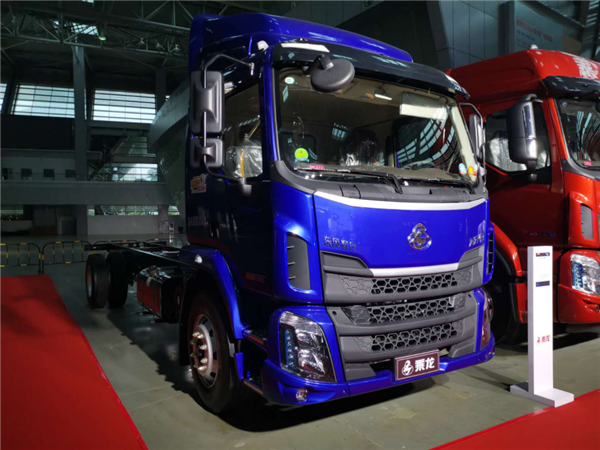 国六时代多拉快跑的典范，新款乘龙M3大马力中卡载货车156.png