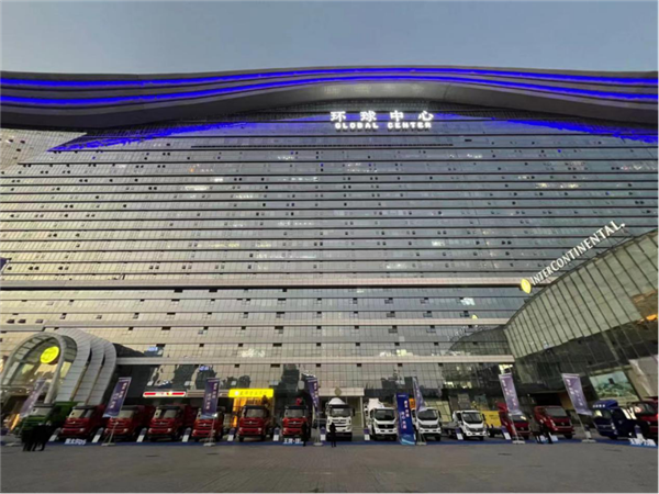 三大品系冲击5.8万辆，中国重汽成都商用车全面布局2021484.png