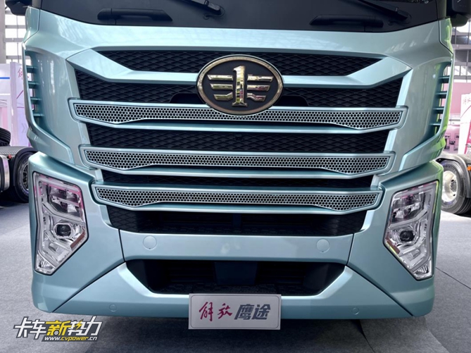 副本打造豪华公路航班，620马力解放鹰途商务舱915.jpg