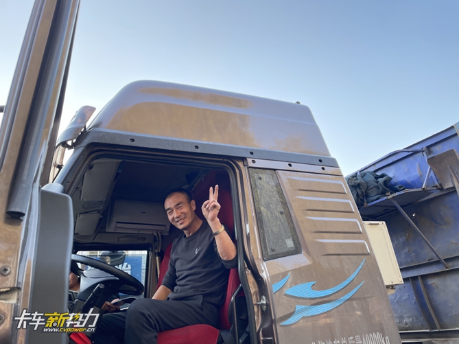 副本【李雅哲原创 12.20发布】30年老司机就认解放车，解放悍V成就张师傅无忧致富路291.jpg
